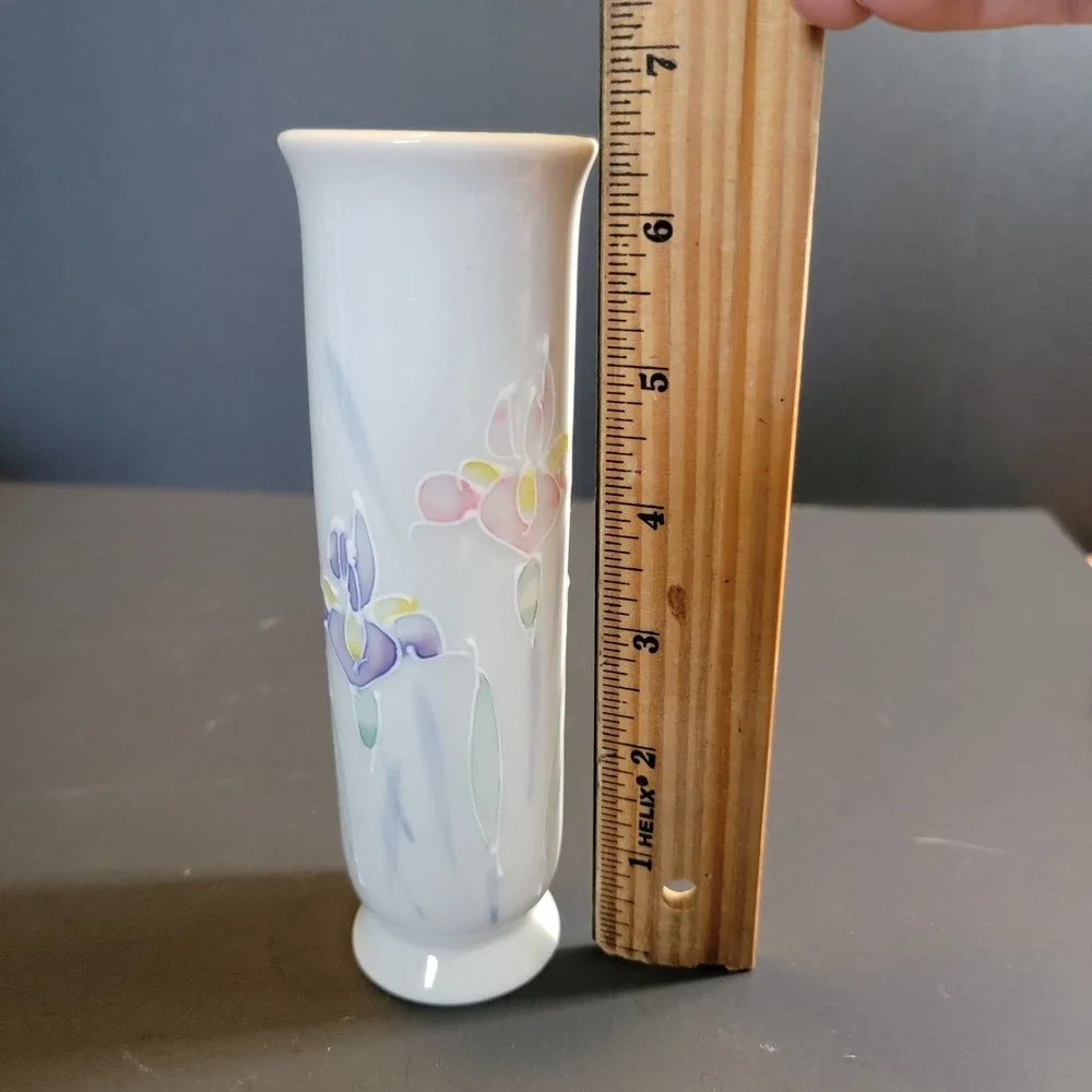 Otagiri Floral Lite Bud Vase Hand Painted With Pink And Blue Flowers